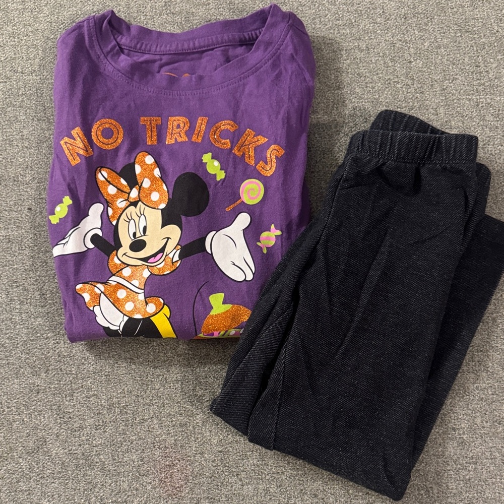 5/$15- Girl’s outfit size XS